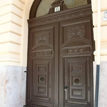 Standard By Hi5 - St. King Street 6. Budapešť