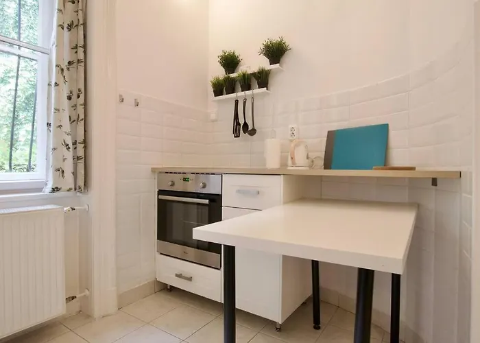 Standard By Hi5 - St. King Street 6.